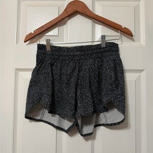 Lululemon athletica tracker short V size 8 vvvguc